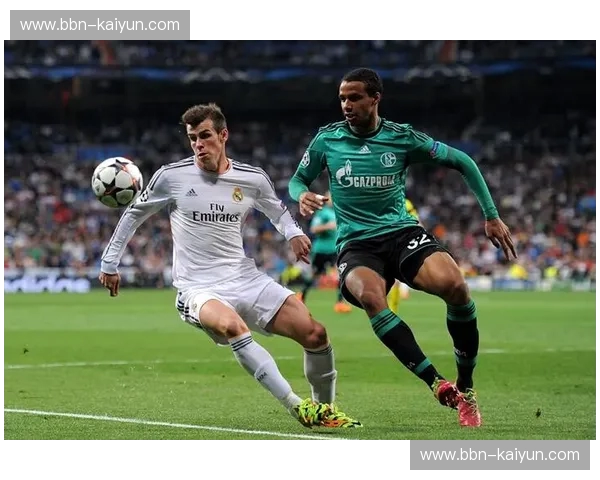 弗赖堡与沙尔克:一场绿茵场上的宿命对决与时代缩影